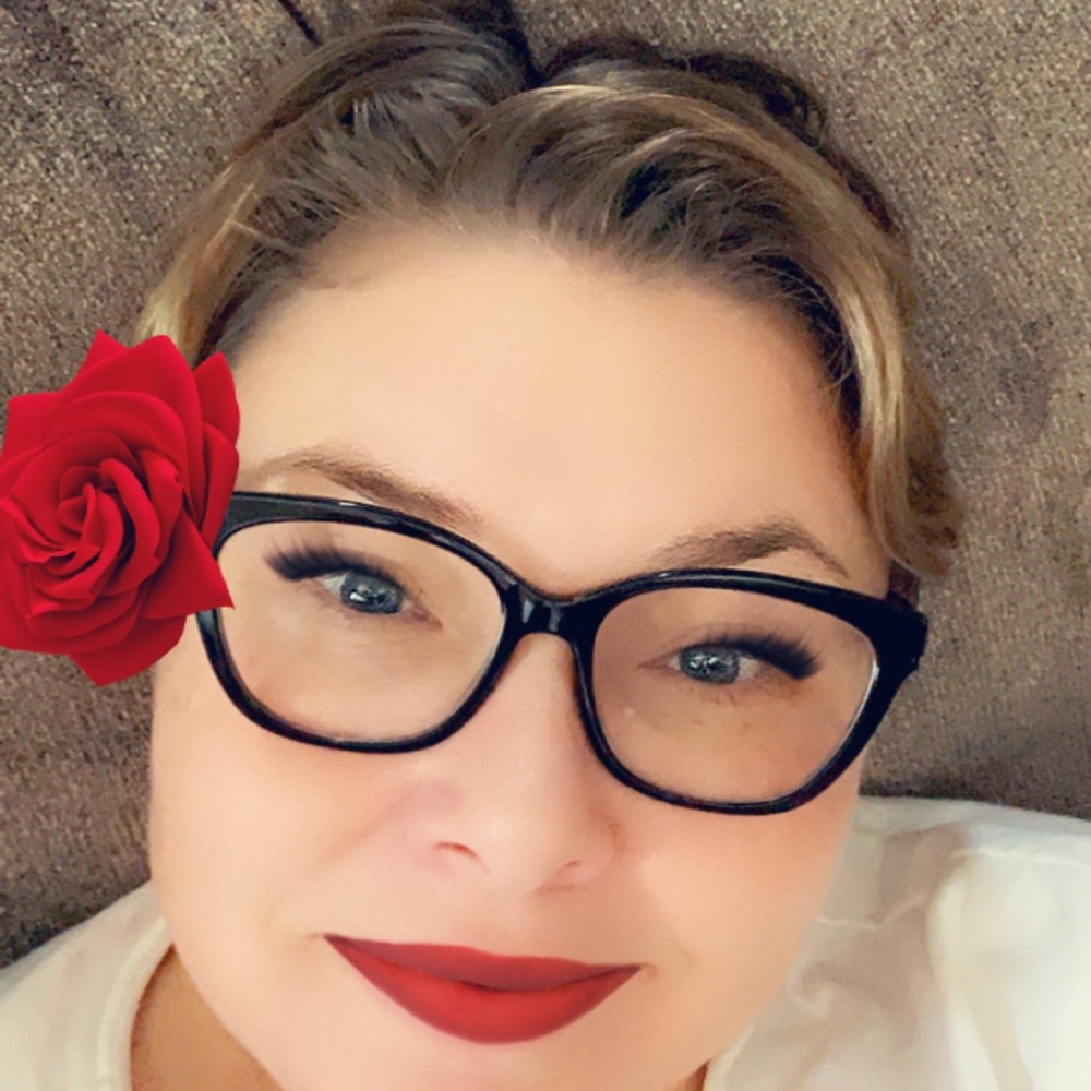 Meet your Posher, Naomi